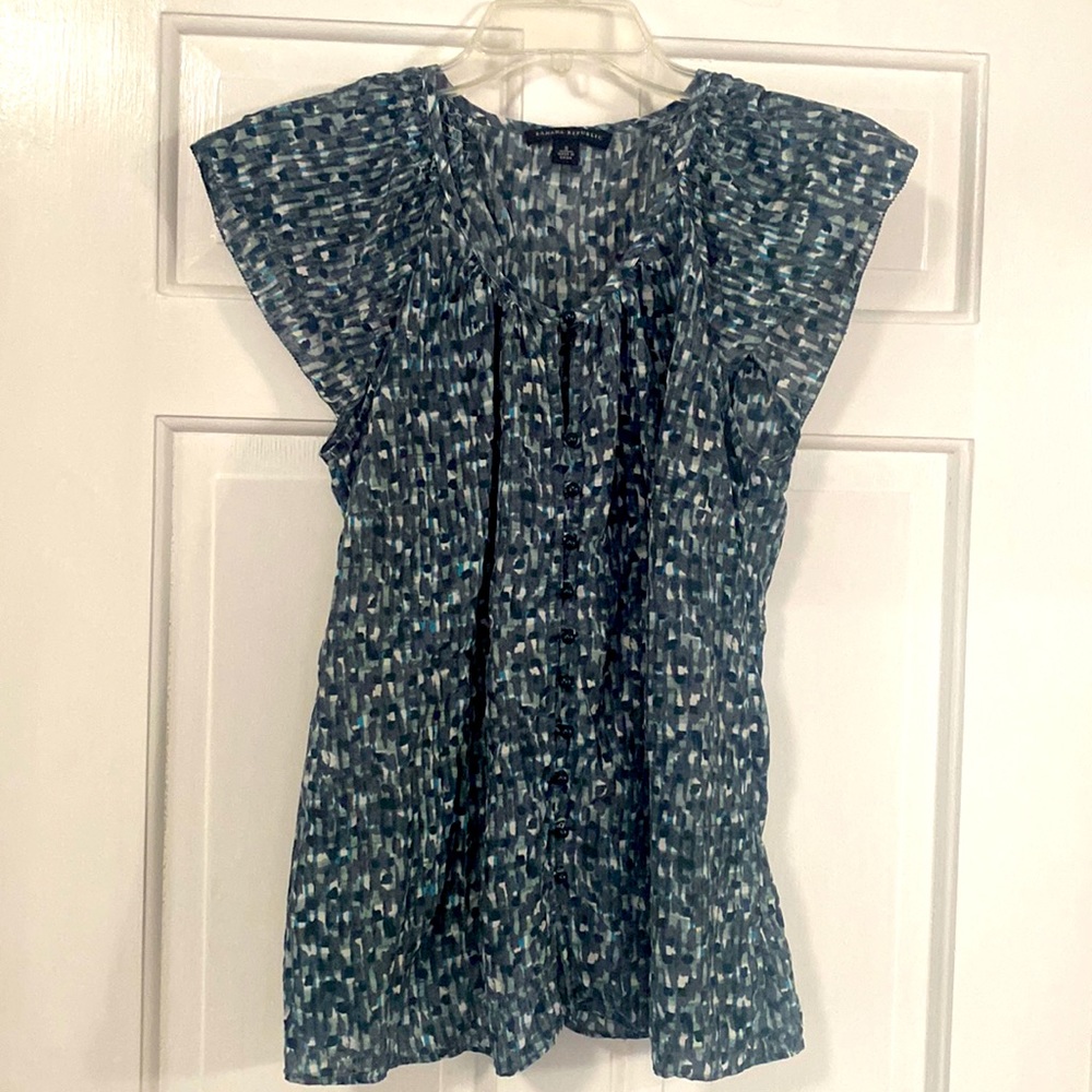 Multi color top Grey, green